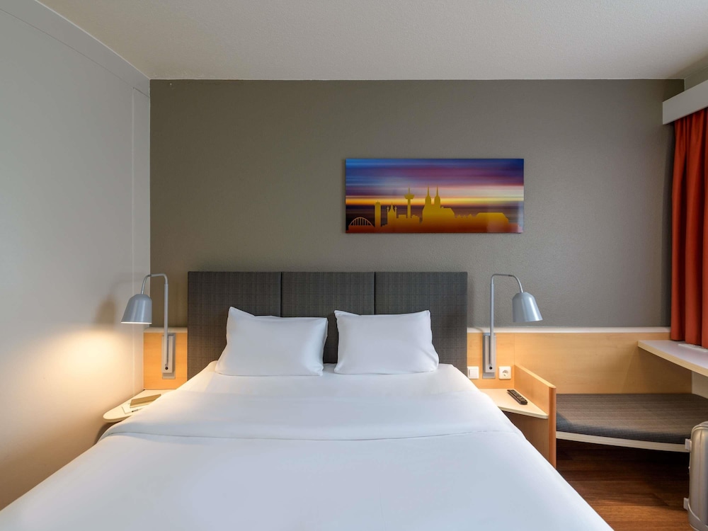 Habitación con 1 cama doble (160 x 200 cm), nuevo concepto sleep - easy del hotel Ibis Köln Airport