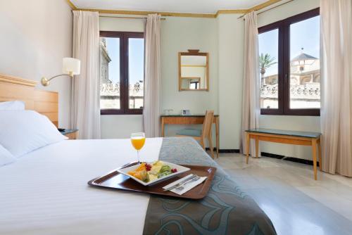 Habitación Doble con vistas a la mezquita - 1 o 2 camas del hotel Eurostars Maimonides. Foto 1