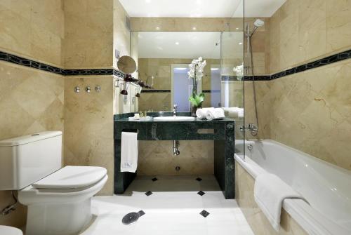 Habitación Doble con vistas a la mezquita del hotel Eurostars Conquistador. Foto 5