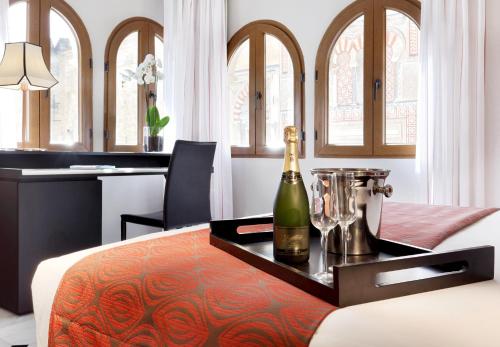 Habitación Doble Deluxe con vistas a la mezquita - 1 o 2 camas del hotel Eurostars Conquistador. Foto 8