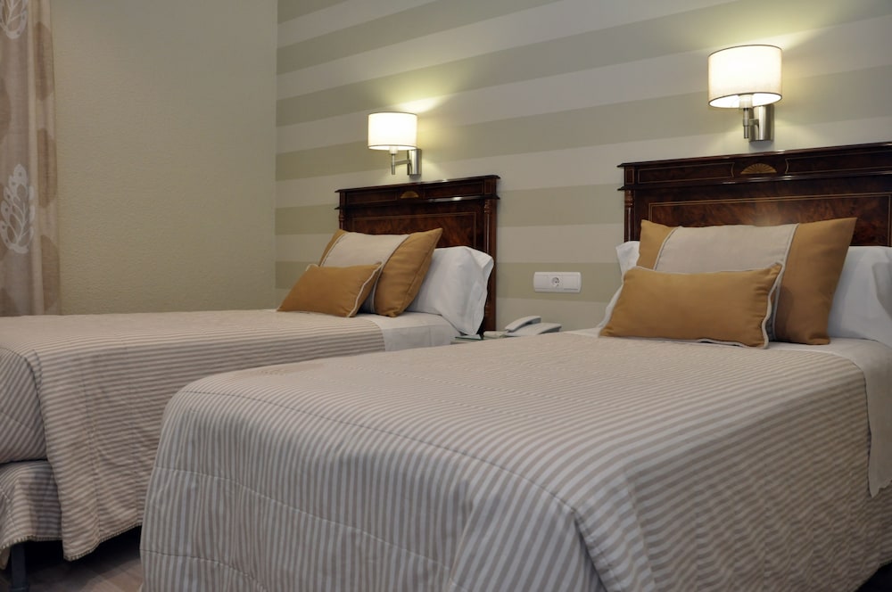 Habitación estándar con 2 camas individuales del hotel Selu. Foto 2