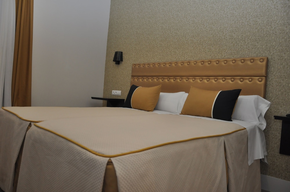 Habitación estándar con 2 camas individuales del hotel Selu. Foto 5