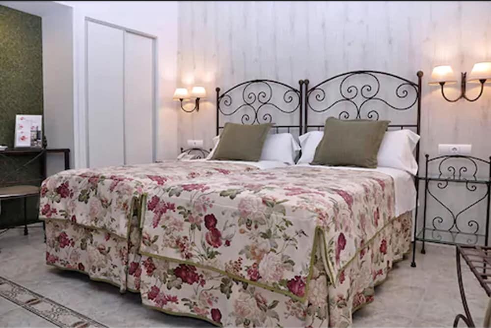 Habitación estándar con 2 camas individuales del hotel Selu. Foto 14