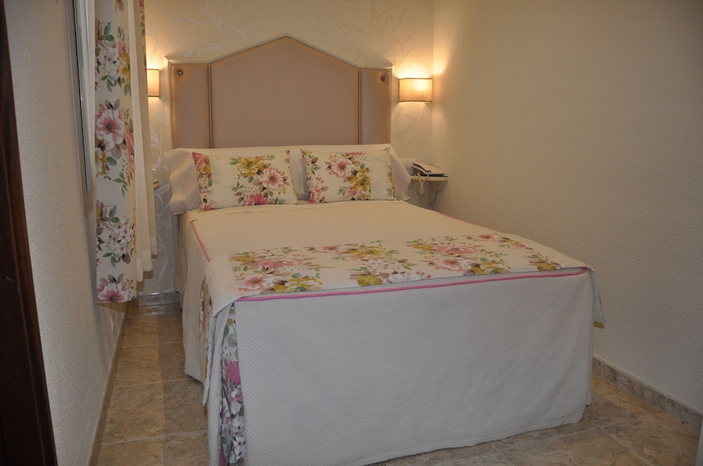 Habitación individual estándar del hotel Selu. Foto 2