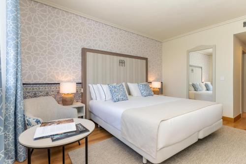 Habitación Doble Superior con vistas del hotel Hesperia Córdoba. Foto 2
