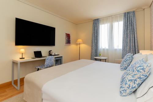 Habitación Doble Superior del hotel Hesperia Córdoba. Foto 8