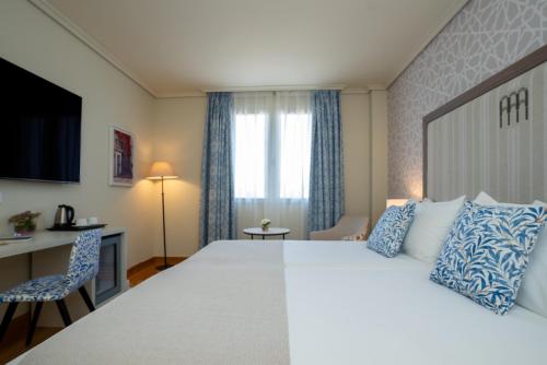 Habitación Doble Superior del hotel Hesperia Córdoba. Foto 9