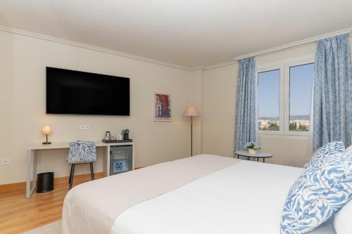 Habitación Doble Deluxe con vistas del hotel Hesperia Córdoba. Foto 8
