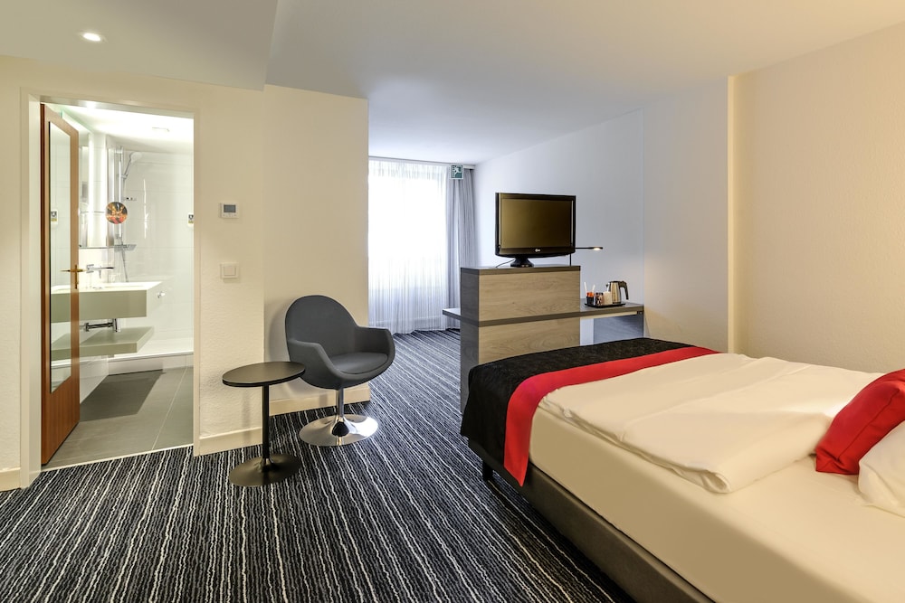 Habitación estándar, 1 cama individual del hotel Mercure Duesseldorf Zentrum. Foto 1