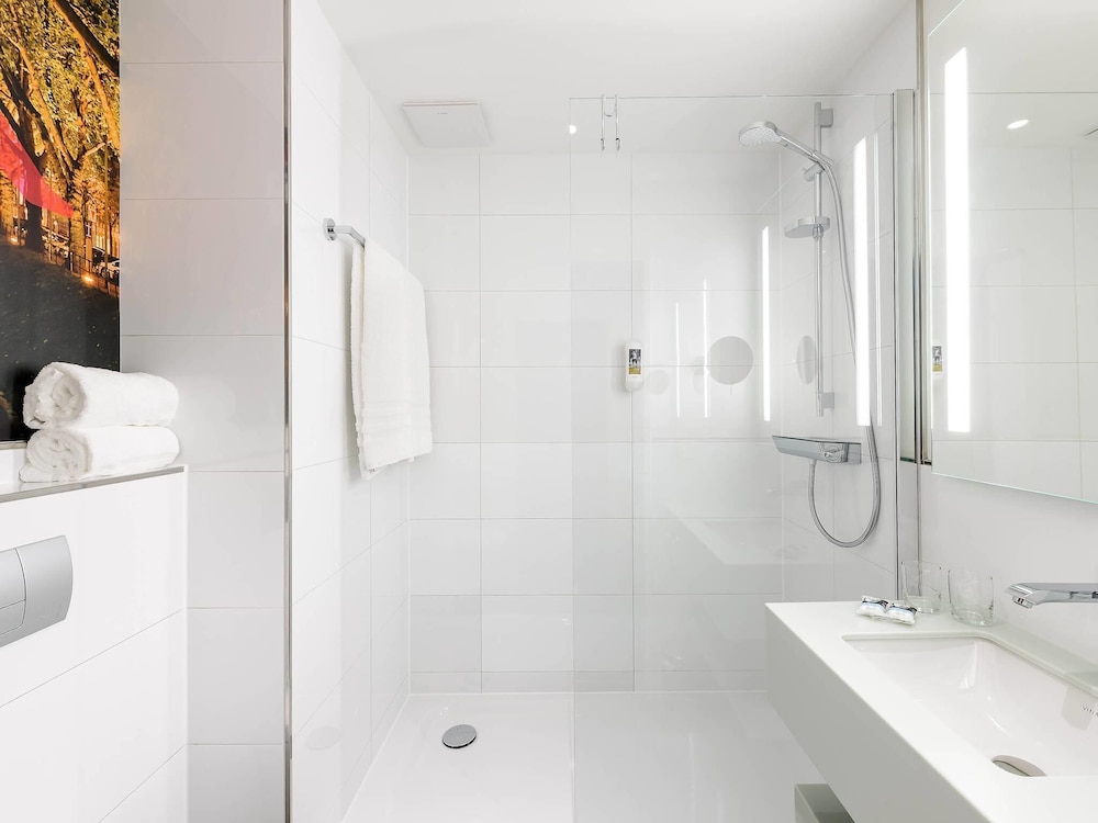 Habitación estándar, 2 camas individuales del hotel Mercure Duesseldorf Zentrum. Foto 5