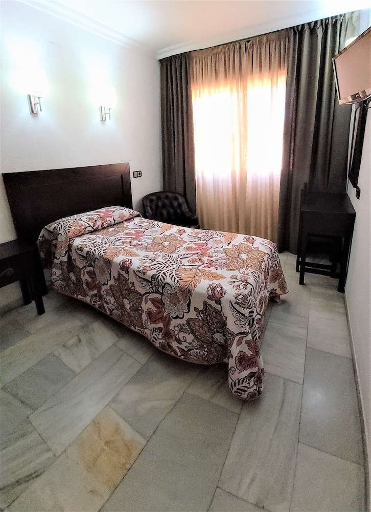 Habitación Individual del hotel Averroes. Foto 1