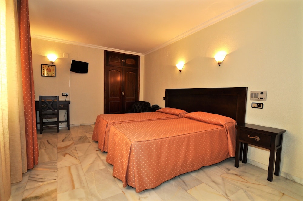 Habitación Doble del hotel Averroes. Foto 3
