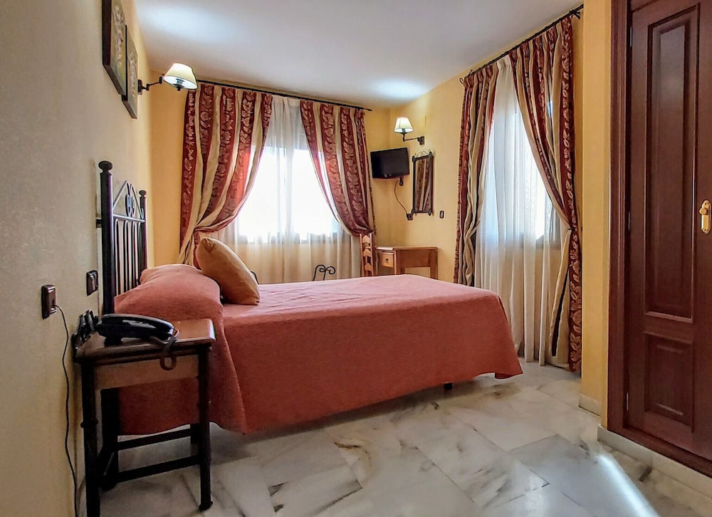 Habitación Doble del hotel Averroes. Foto 6