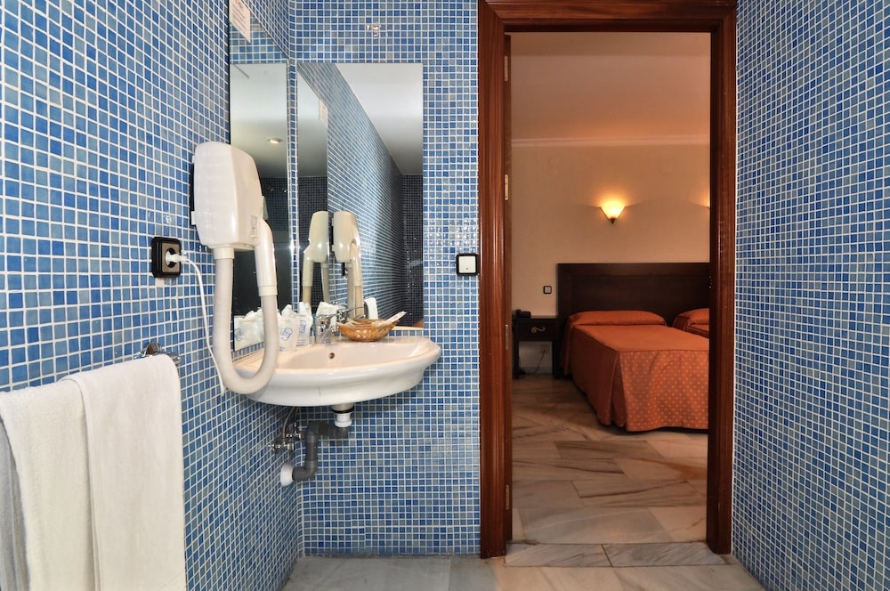 Habitación Doble del hotel Averroes. Foto 9