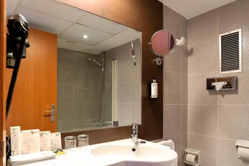 Habitación Doble Deluxe - 2 camas del hotel Sercotel Córdoba Medina Azahara. Foto 3