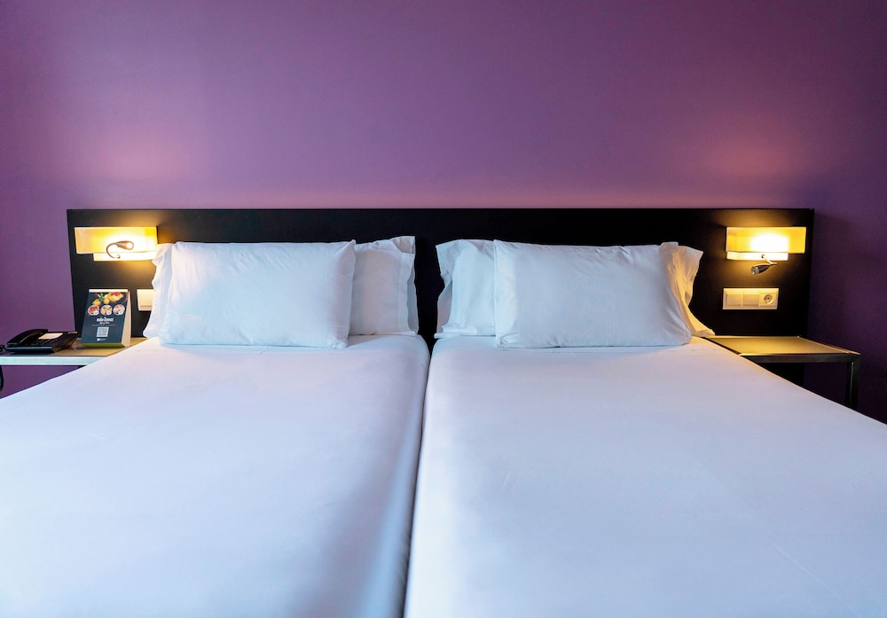 Habitación familiar del hotel Sercotel Córdoba Medina Azahara. Foto 4