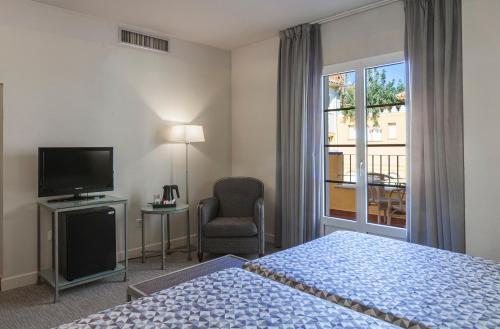 Habitación Doble con terraza - 2 camas del hotel Maciá Alfaros. Foto 1