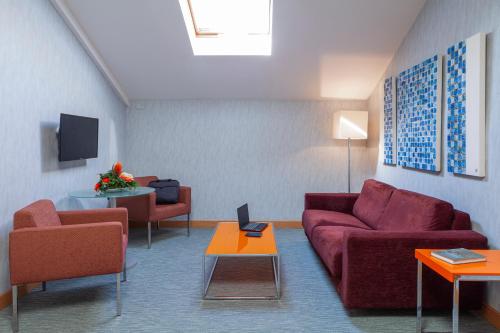 Suite Deluxe con bañera de hidromasaje del hotel Maciá Alfaros. Foto 6