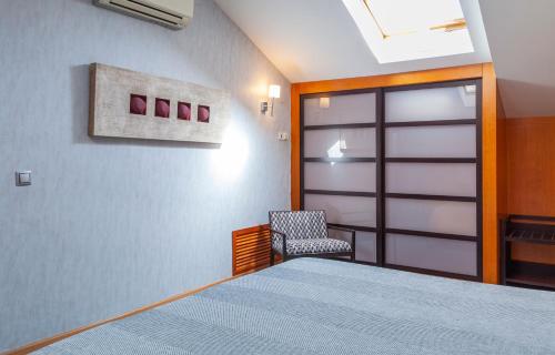Suite Deluxe con bañera de hidromasaje del hotel Maciá Alfaros. Foto 8