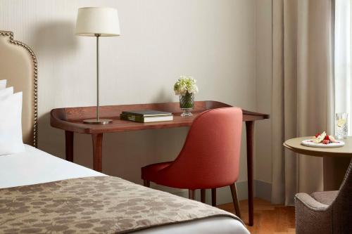 Habitación Deluxe del hotel NH Collection Palacio de Córdoba. Foto 4