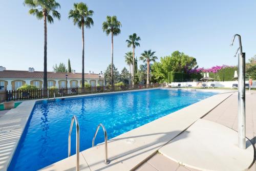 Habitación Doble con vistas a la piscina del hotel Exe Las Adelfas. Foto 1