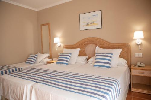 Habitación Triple del hotel Dwo Les Palmeres
