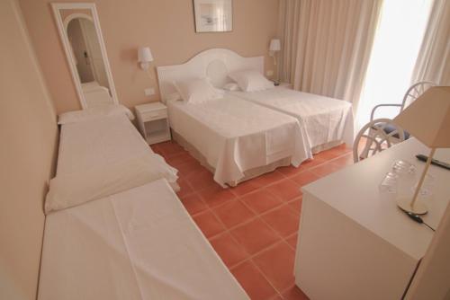 Habitación Familiar del hotel Dwo Les Palmeres. Foto 2
