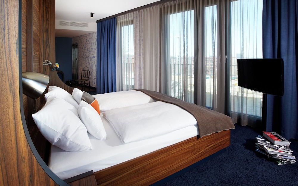 Extra Grande del hotel 25hours Hafencity. Foto 1