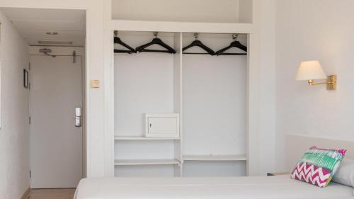 Habitación Individual del hotel HTOP Olympic - Calella. Foto 2