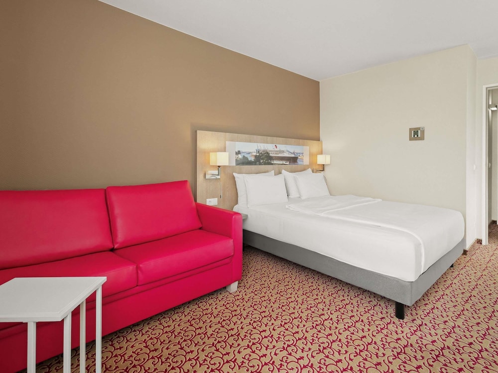 Habitación estándar (vistas a la calle) con 1 cama doble del hotel Mercure Hotel Hamburg am Volkspark. Foto 9