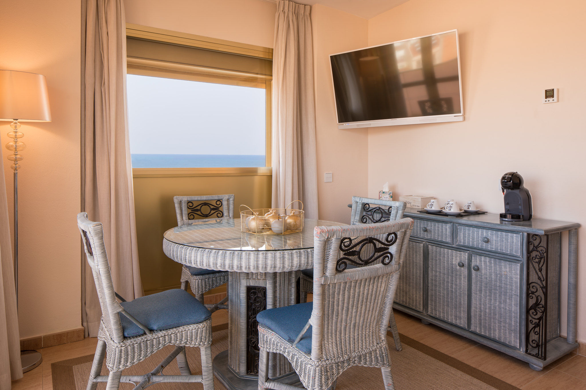 Suite Mediterránea del hotel Htop Amaika and Spa - Adults Only. Foto 8