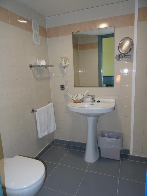 Habitación doble del hotel Alegria Fenals Mar. Foto 8