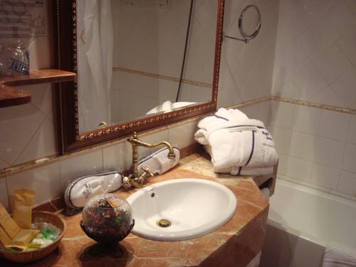 Habitación doble Vista Mar Superior 2 camas del hotel Rigat Park and Spa. Foto 1