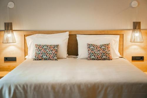 Suite Junior con vistas a la piscina del hotel htop Amatista. Foto 9