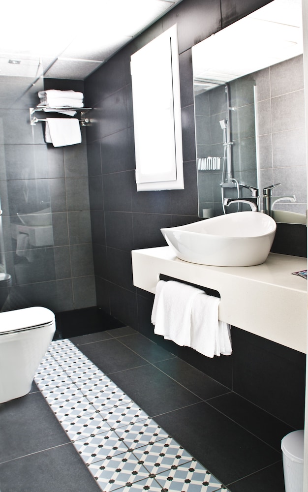 Habitación Triple del hotel Europa Spa. Foto 17