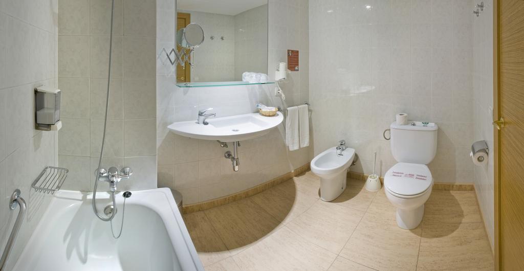 Habitación Estandar del hotel Sumus Stella and Spa. Foto 2