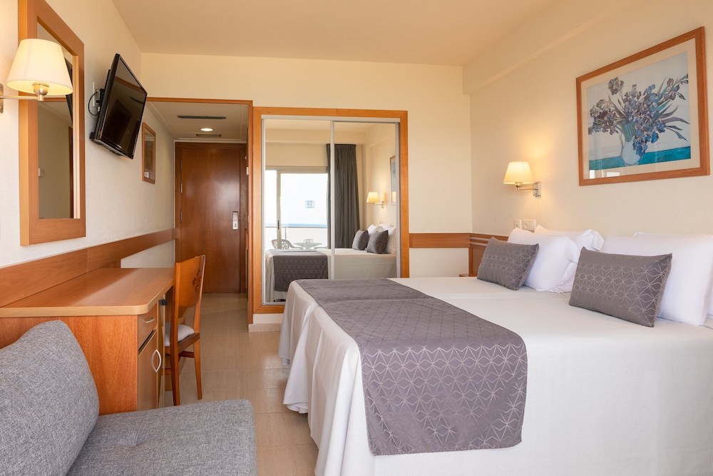 Habitación con 2 camas individuales del hotel HTop Pineda Palace & Spa