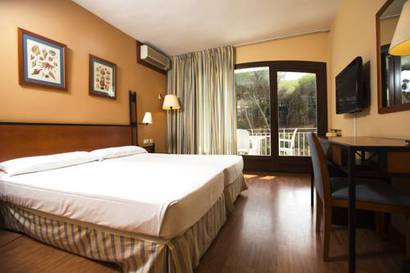 Habitación doble del hotel Ilunion Caleta Park. Foto 1