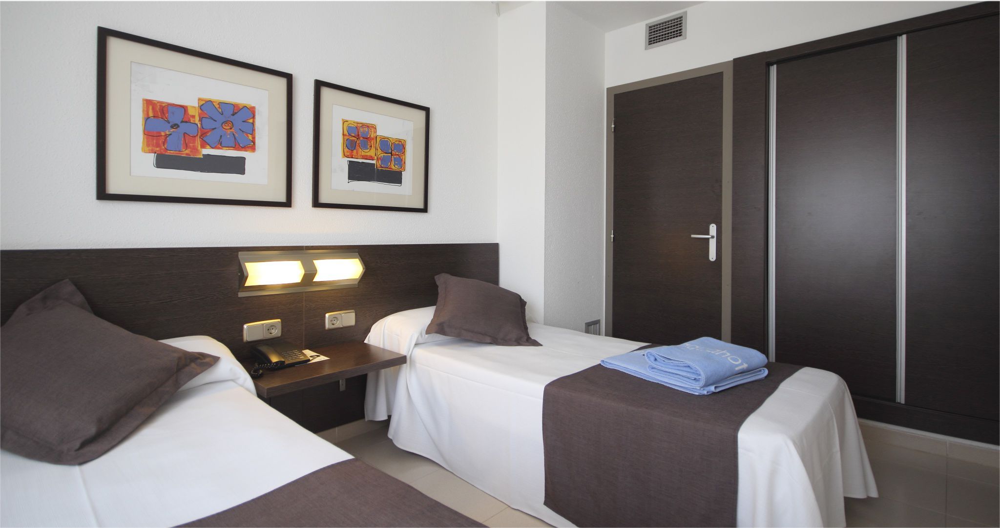 Habitación doble del hotel AQUA Hotel The Breeze & Spa- Adults Only