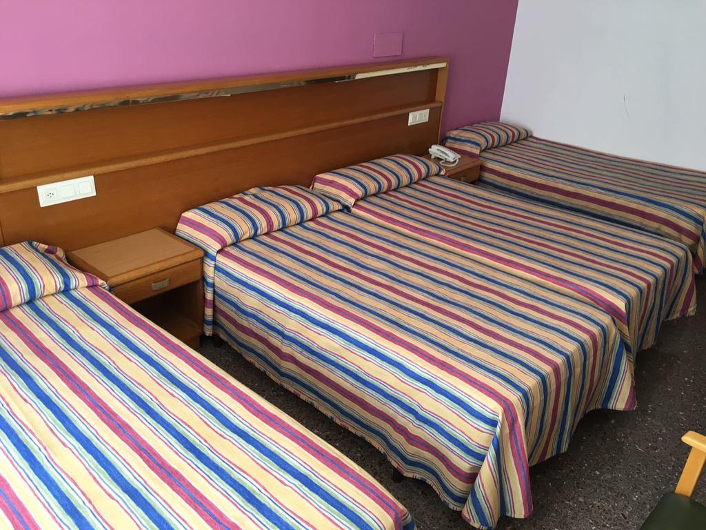 Habitación cuádruple del hotel Don Juan Tossa. Foto 1