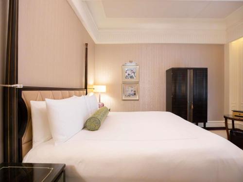 Fairmont King Room - First Round Minibar Soft Drink del hotel Fairmont Peace. Foto 7