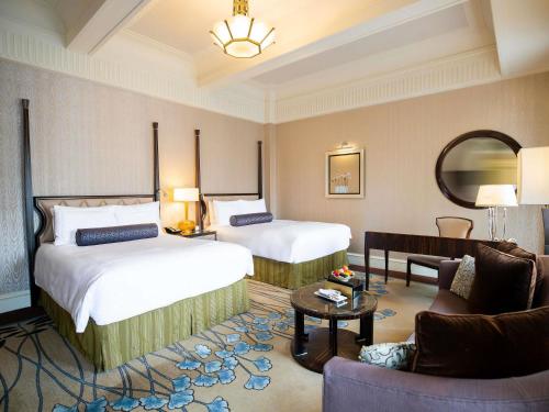 Deluxe Twin Room - First Round Minibar Soft Drink del hotel Fairmont Peace. Foto 4