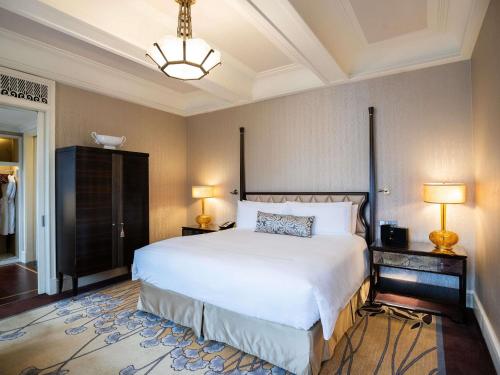 Signature Riverview Suite - First Round Minibar+Afternoon Tea+Dinner del hotel Fairmont Peace. Foto 4
