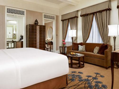 Habitación Deluxe con cama extragrande - No fumadores del hotel Fairmont Peace. Foto 1