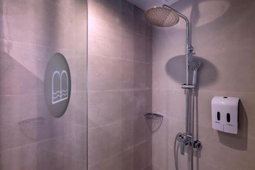 Habitación Cuádruple Estándar del hotel GHT Costa Brava. Foto 4