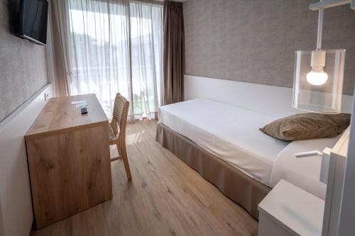 Habitación Individual del hotel GHT Costa Brava. Foto 5