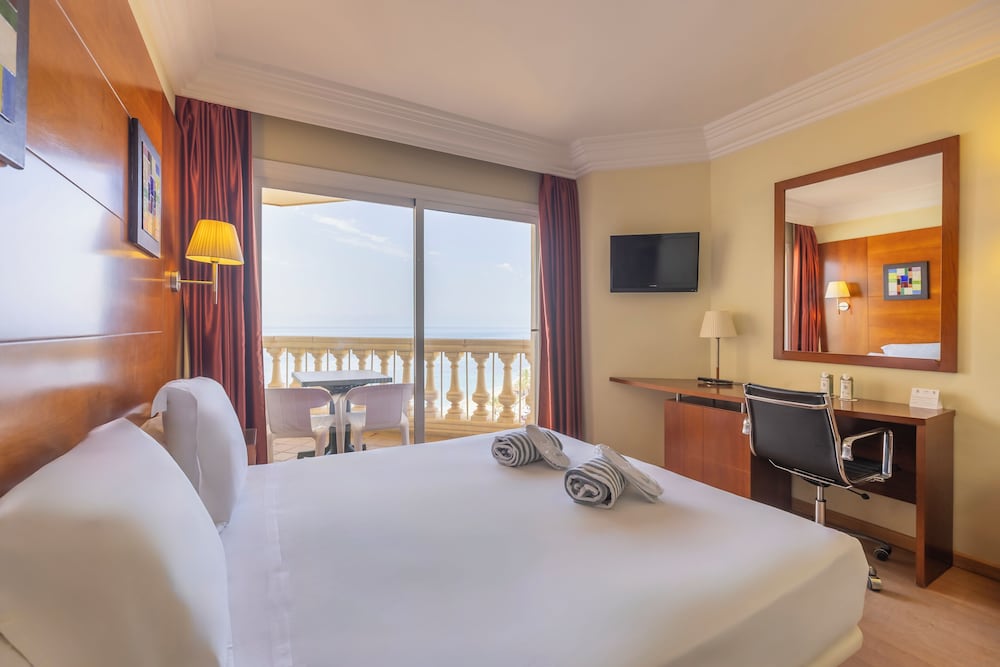 Habitación con 1 cama doble o 2 individuales, vistas al mar del hotel Moon Dreams Portomagno. Foto 1