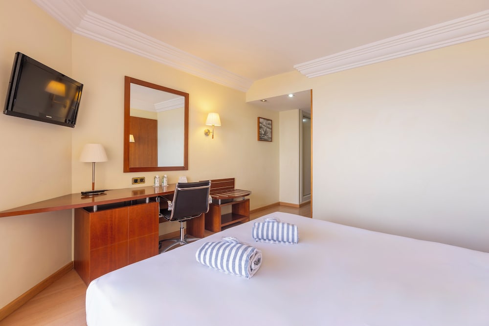 Habitación con 1 cama doble o 2 individuales, vistas al mar del hotel Moon Dreams Portomagno. Foto 4