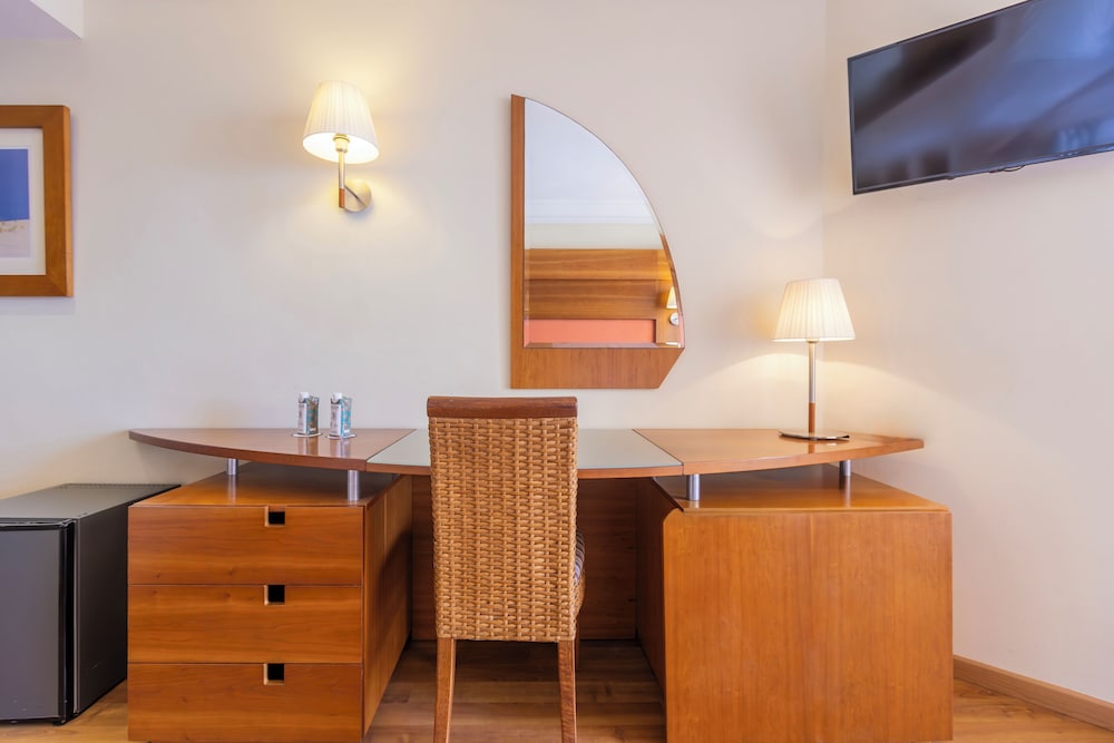 Habitación con 1 cama doble o 2 individuales del hotel Moon Dreams Portomagno. Foto 2