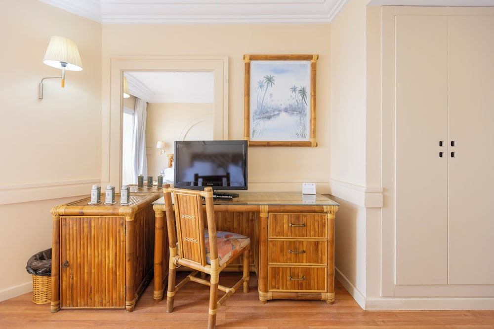 Habitación triple del hotel Moon Dreams Portomagno. Foto 2